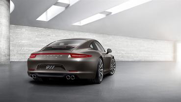 911 Carrera 4S Rear angle view