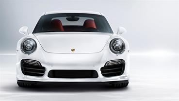 Full Front View of 911 Turbo S