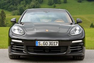 Full Front View of Panamera 4S Executive