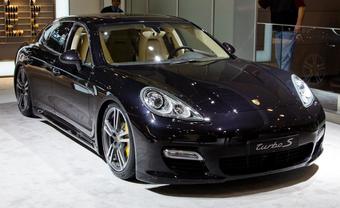 Porsche Panamera Turbo S Front Medium View