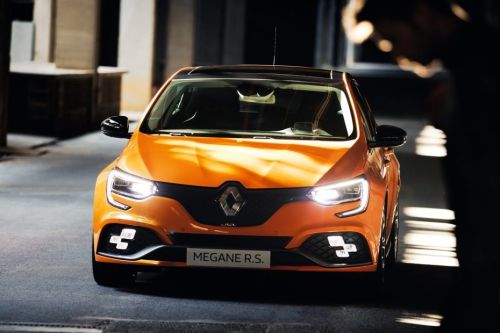 Full Front View of Megane RS