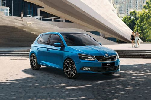 Skoda Fabia Front Cross Side View