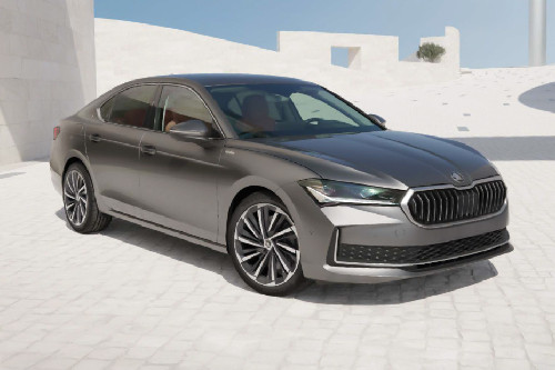 Skoda Superb Front Cross Side View