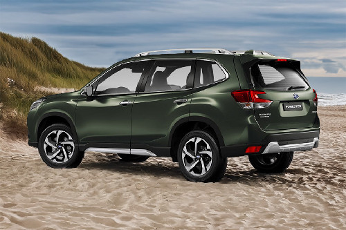 Rear Cross Side View of Subaru Forester