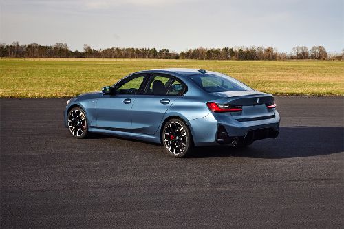 Rear Cross Side View of BMW 3 Series