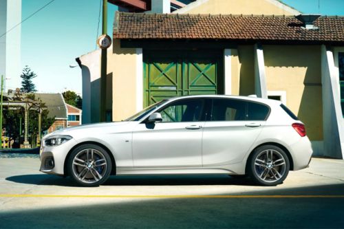 1 Series 5 Door Side view