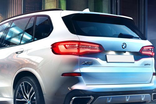 X5 (2022-2023) Tail light