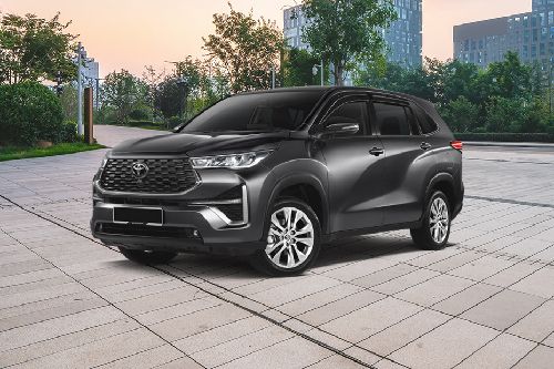 Innova Hycross Front angle low view