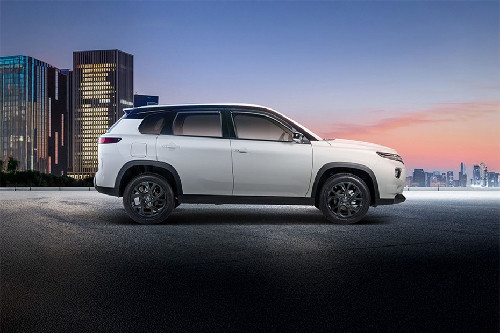 Urban Cruiser Medium Angle Front View