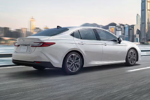 Camry Hybrid Rear Medium Side View