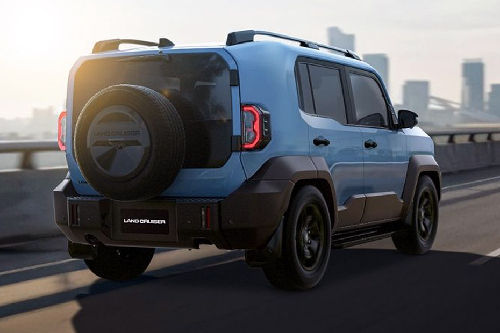 Land Cruiser FJ Rear angle view