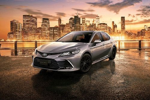 Toyota Camry (2023-2024) Front Medium View