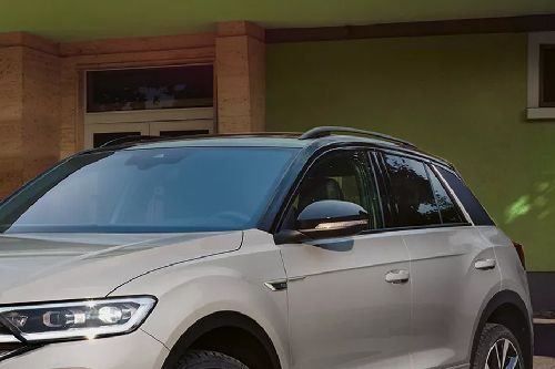 Volkswagen T-Roc Drivers Side Mirror Front Angle