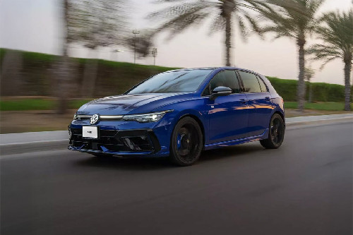 Volkswagen Golf R Front Side View