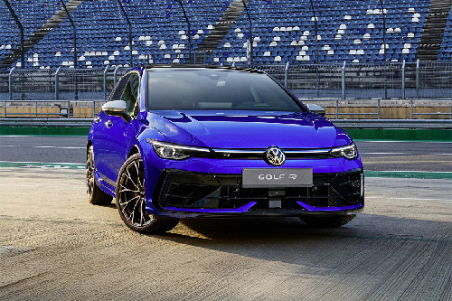 Golf R Tilted Front View