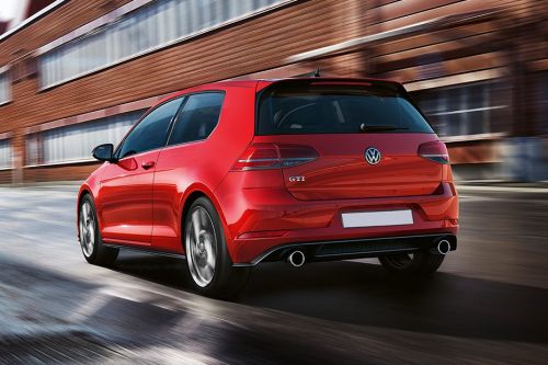 Rear Cross Side View of Volkswagen Golf TDI