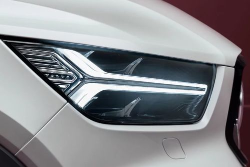 XC40 (2018-2022) Headlight