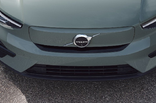 XC40 Recharge Grille View