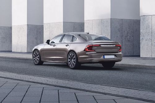 Rear Medium View of Volvo S90 (2024-2025)