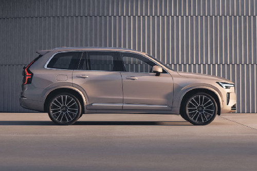 XC90 Medium Angle Front View