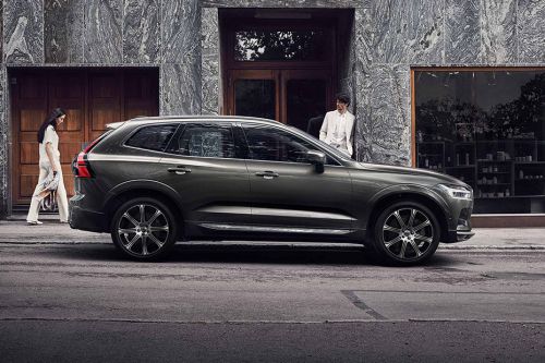 Volvo XC60 (2022-2022) Drivers Sideview