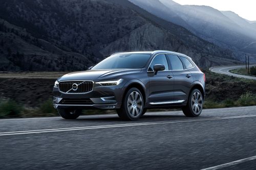XC60 (2022-2022) Front angle low view