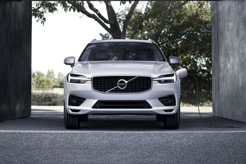Full Front View of XC60 (2022-2022)