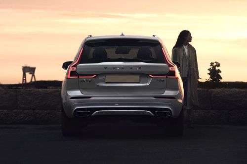 Full Rear View of Volvo XC60 (2022-2022)