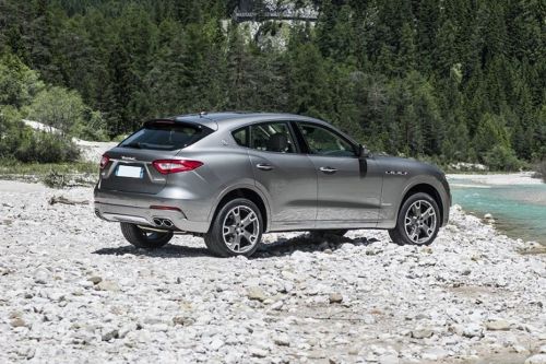 Maserati Levante (2017-2022) Front Cross Side View