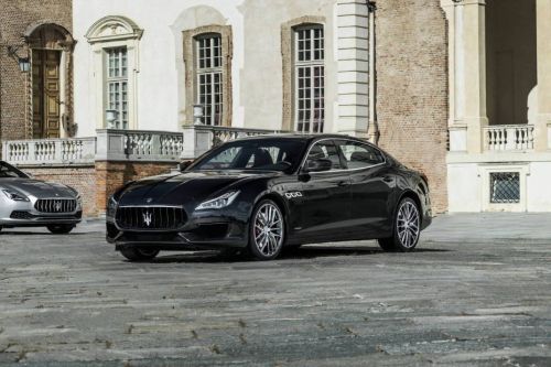 Maserati Quattroporte Front Side View