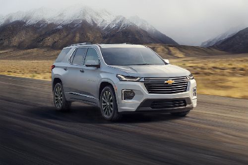 Chevrolet Traverse (2022-2024) Front Medium View