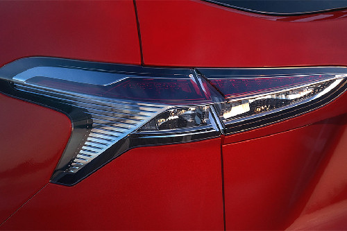 Groove (2022-2024) Tail light