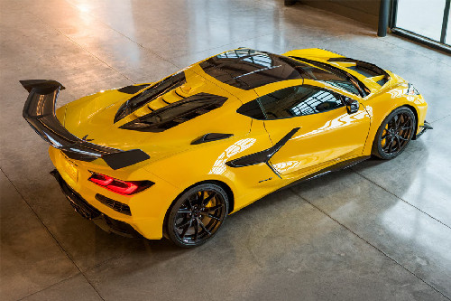 CORVETTE ZR1 Rear Medium Side View