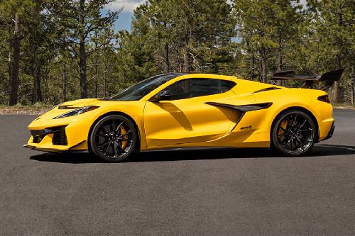 CORVETTE ZR1 Side view