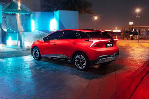 Rear Cross Side View of MG 4