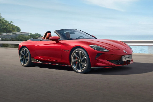 MG Cyberster Front Cross Side View