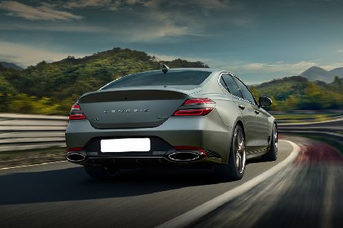 Rear Medium View of Genesis G70
