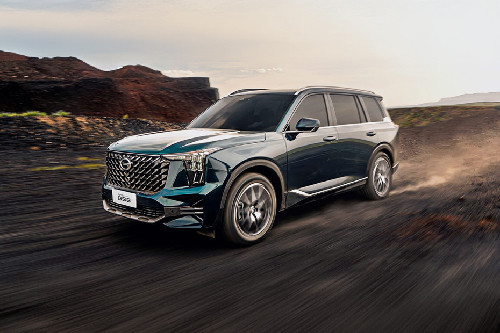 GS8 Front angle low view