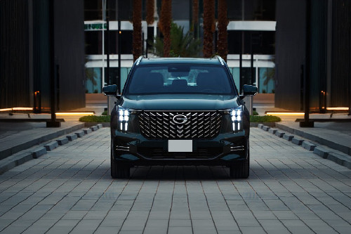 Full Front View of GS8