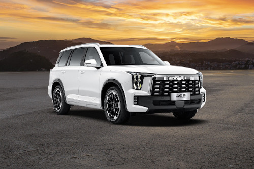 GAC GS8 Traveller Front Medium View