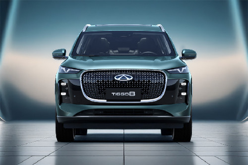 Full Front View of  Tiggo 8