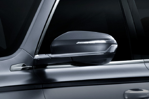 Geely Monjaro Drivers Side Mirror Front Angle