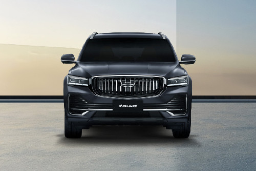 Full Front View of Monjaro