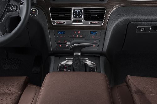 Hongqi H7 Gear Shifter