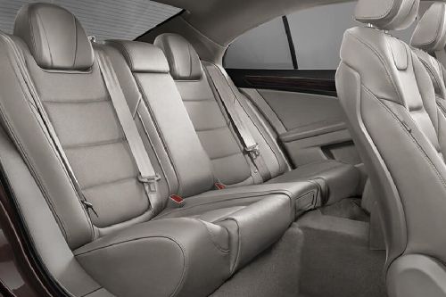 Hongqi H7 Rear Seats