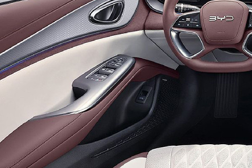 BYD Seal 7 Drivers Side In Side Door Controls