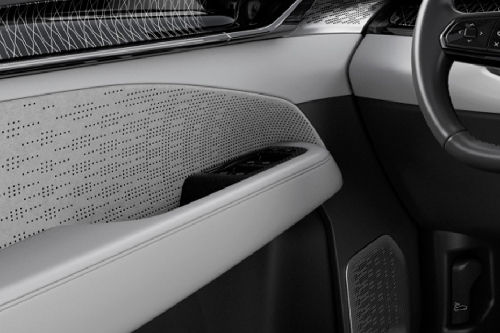 ZEEKR 009 Drivers Side In Side Door Controls