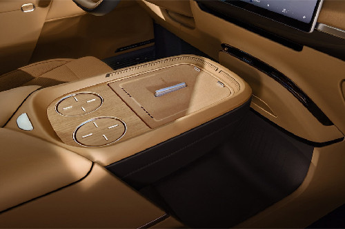 Center Controls of XPENG GX