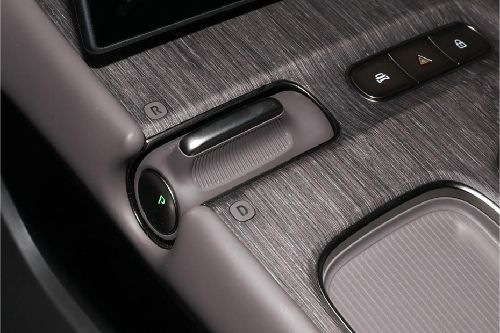 Center Controls of NIO EL8