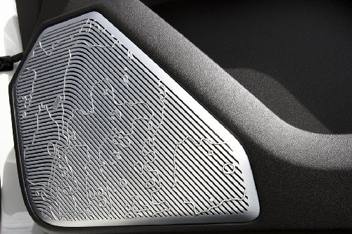 Speakers View of GMC HUMMER EV